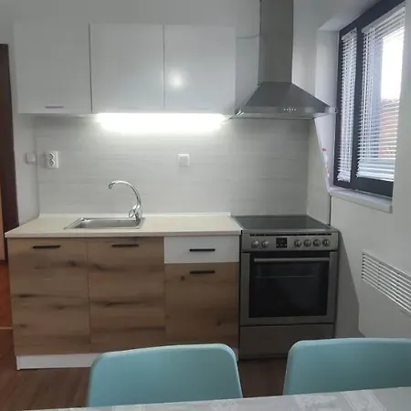 Two Bedroom Close To Gondola Bansko