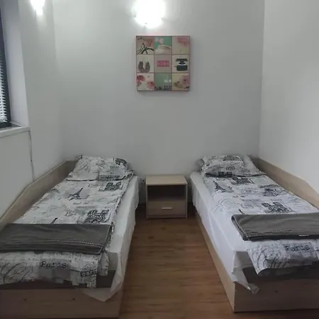 Two Bedroom Close To Gondola Bansko