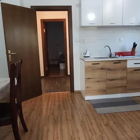 Two Bedroom Close To Gondola * Bansko