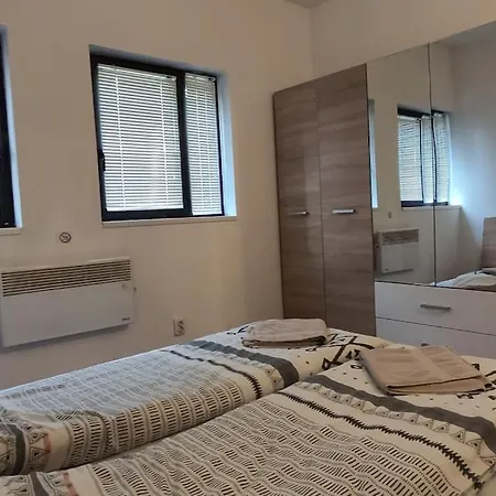 Two Bedroom Close To Gondola Apartment Bansko